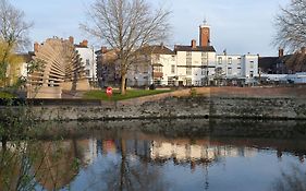 The Hotel Wetherspoon  3*